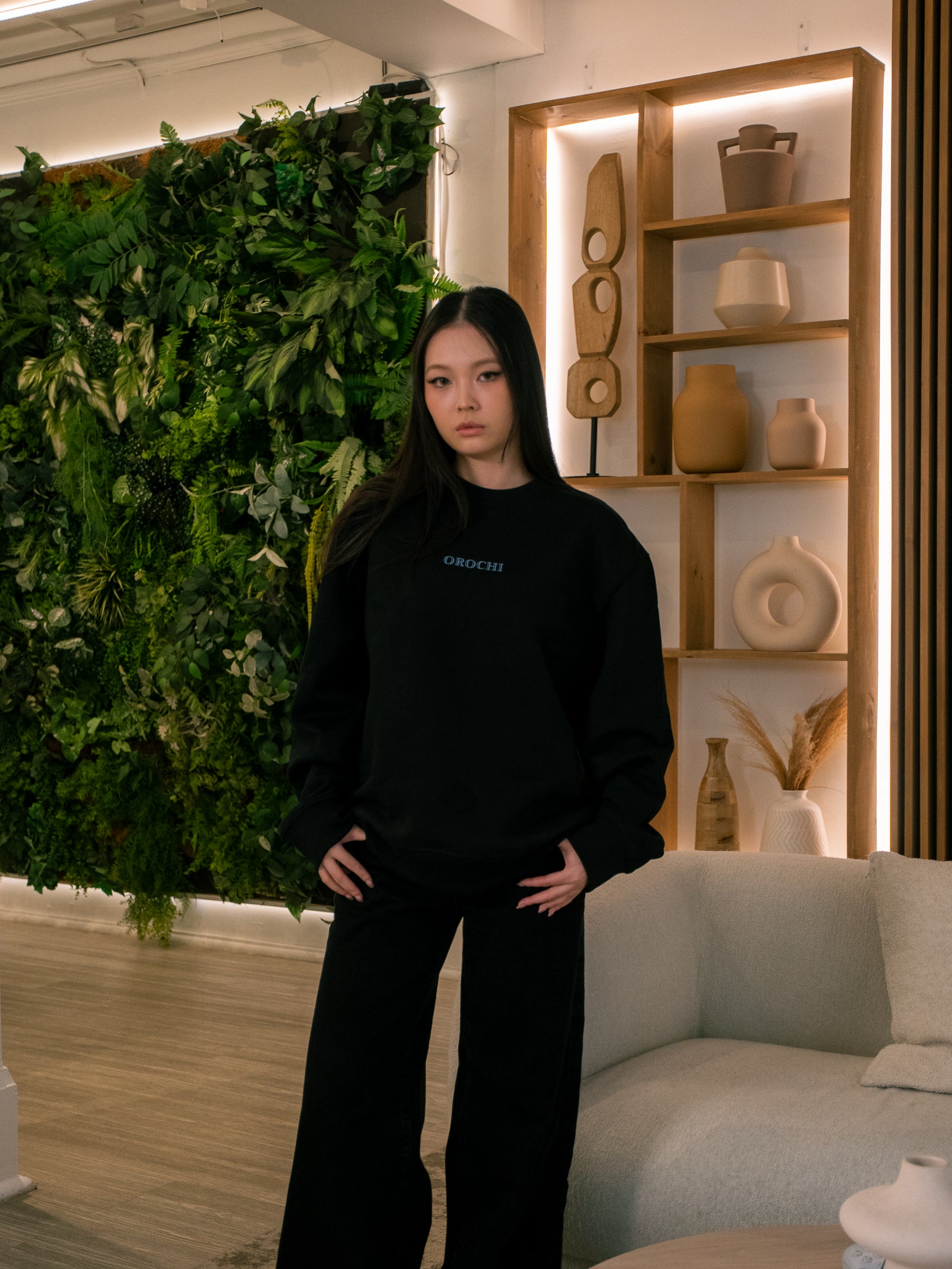 Royal Capital Box Crewneck - Black