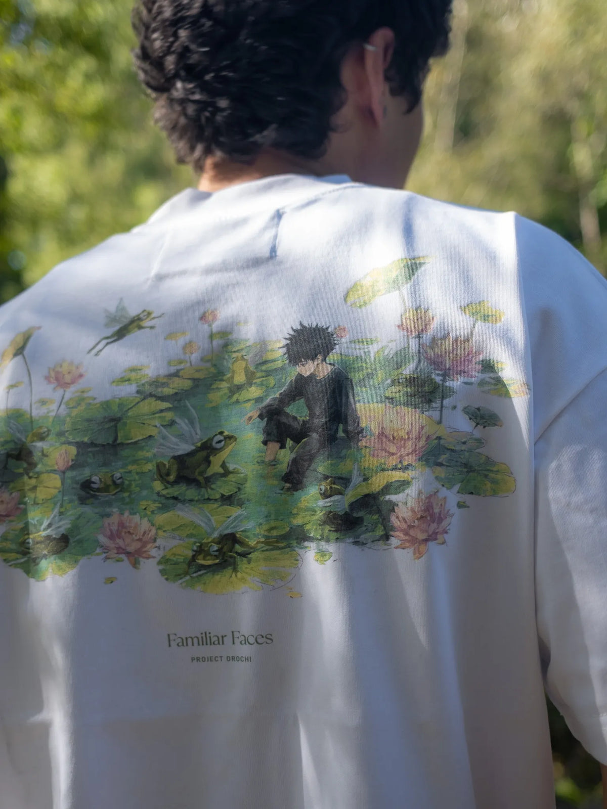 Familiars Tee - White