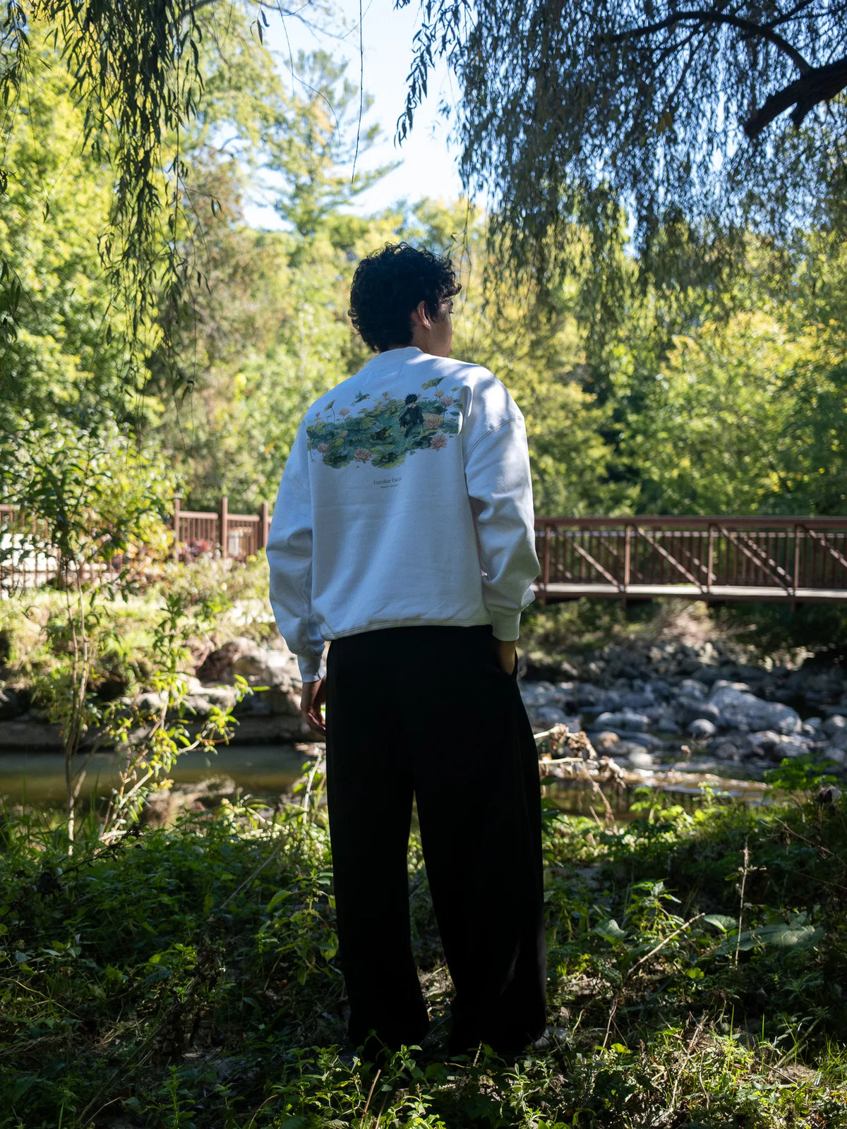 Familiars Crewneck - White