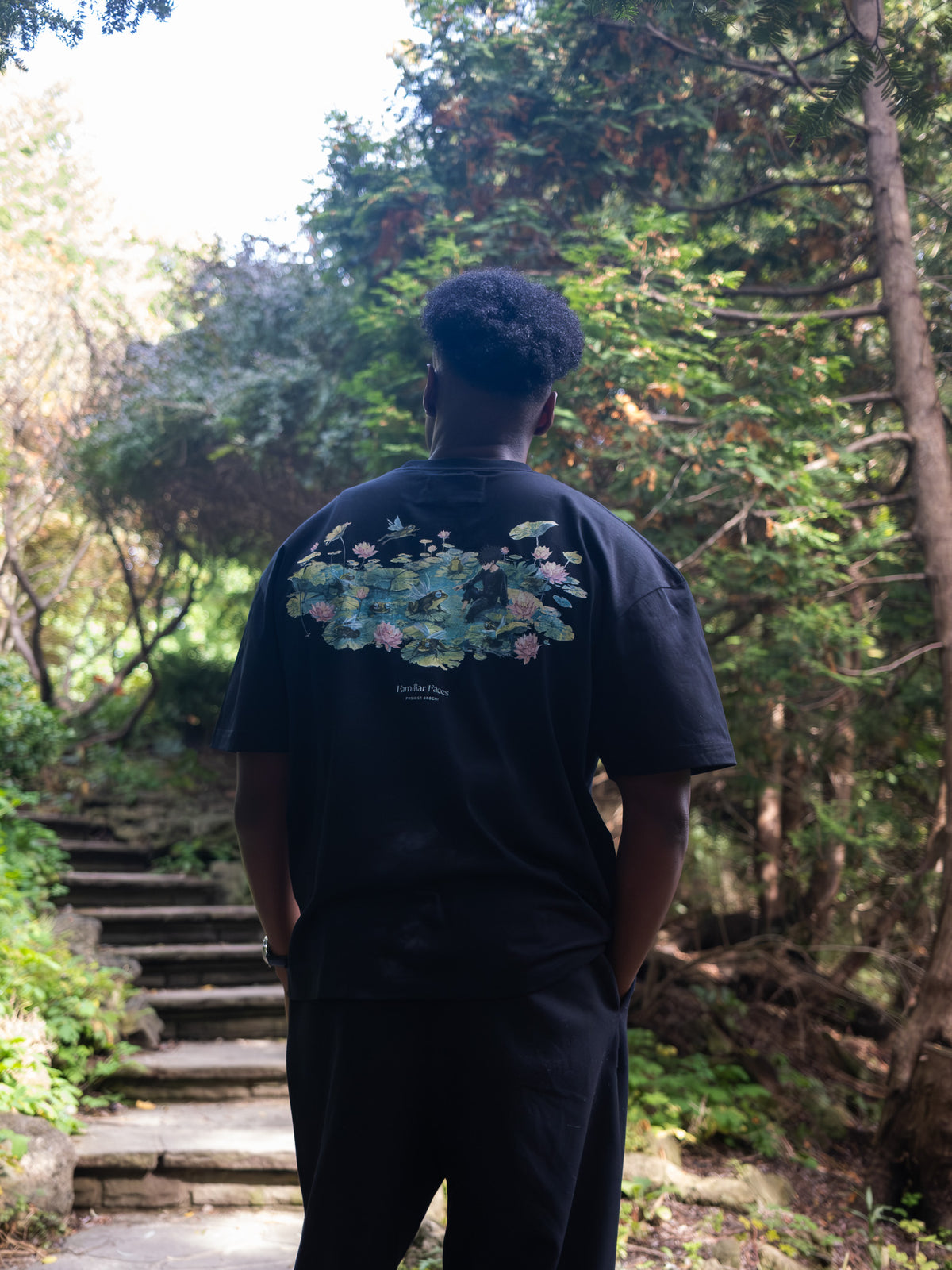 Familiars Tee - Black