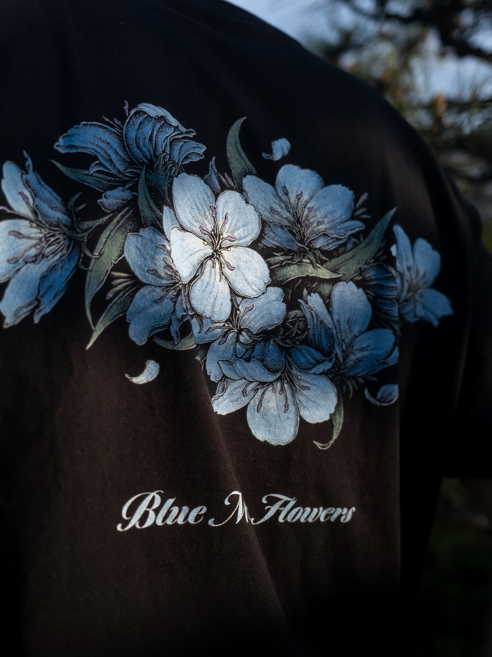 Blue Moon Flowers Box Tee - Black