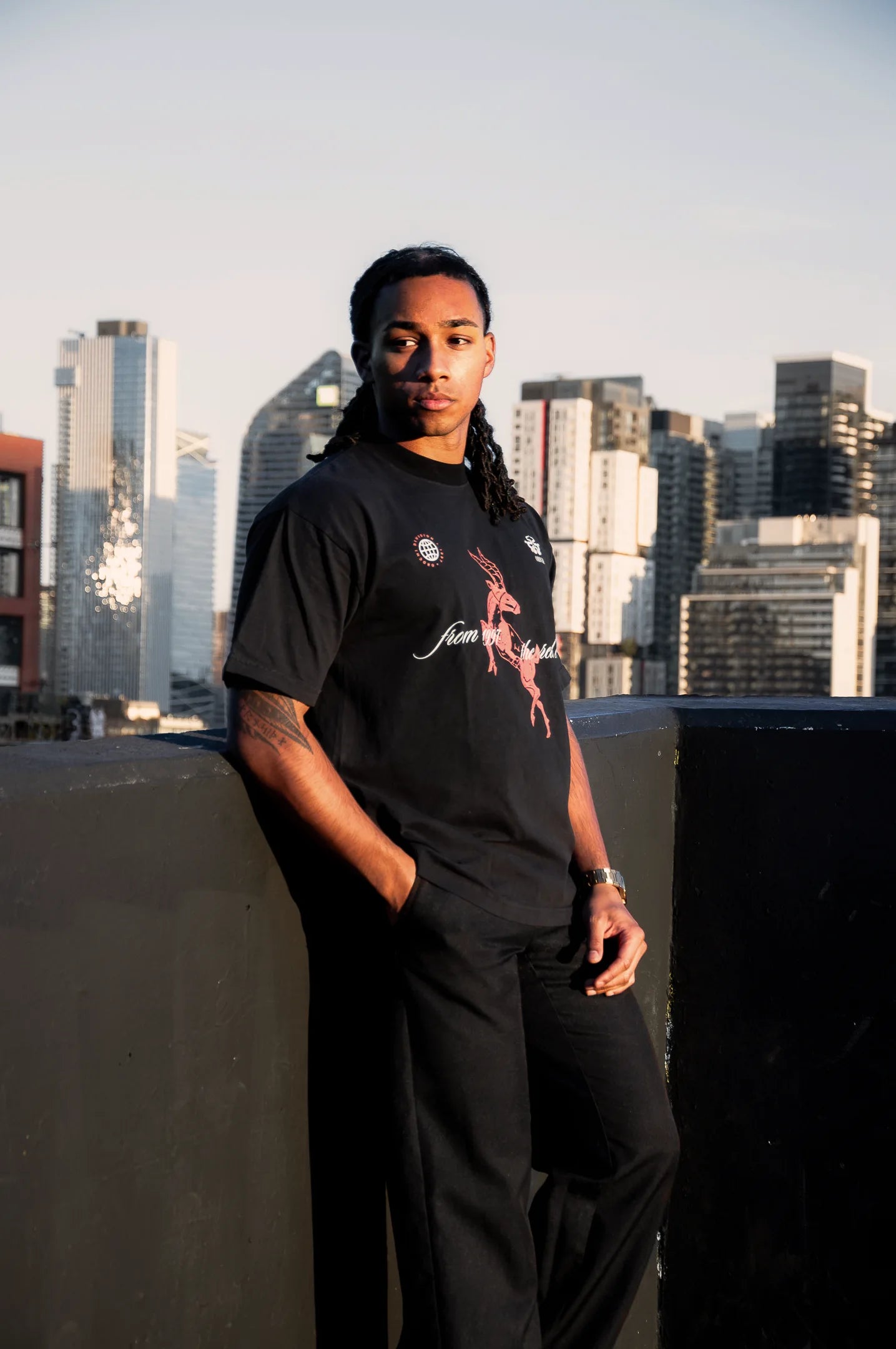 Red Elk Ringer Tee - Black