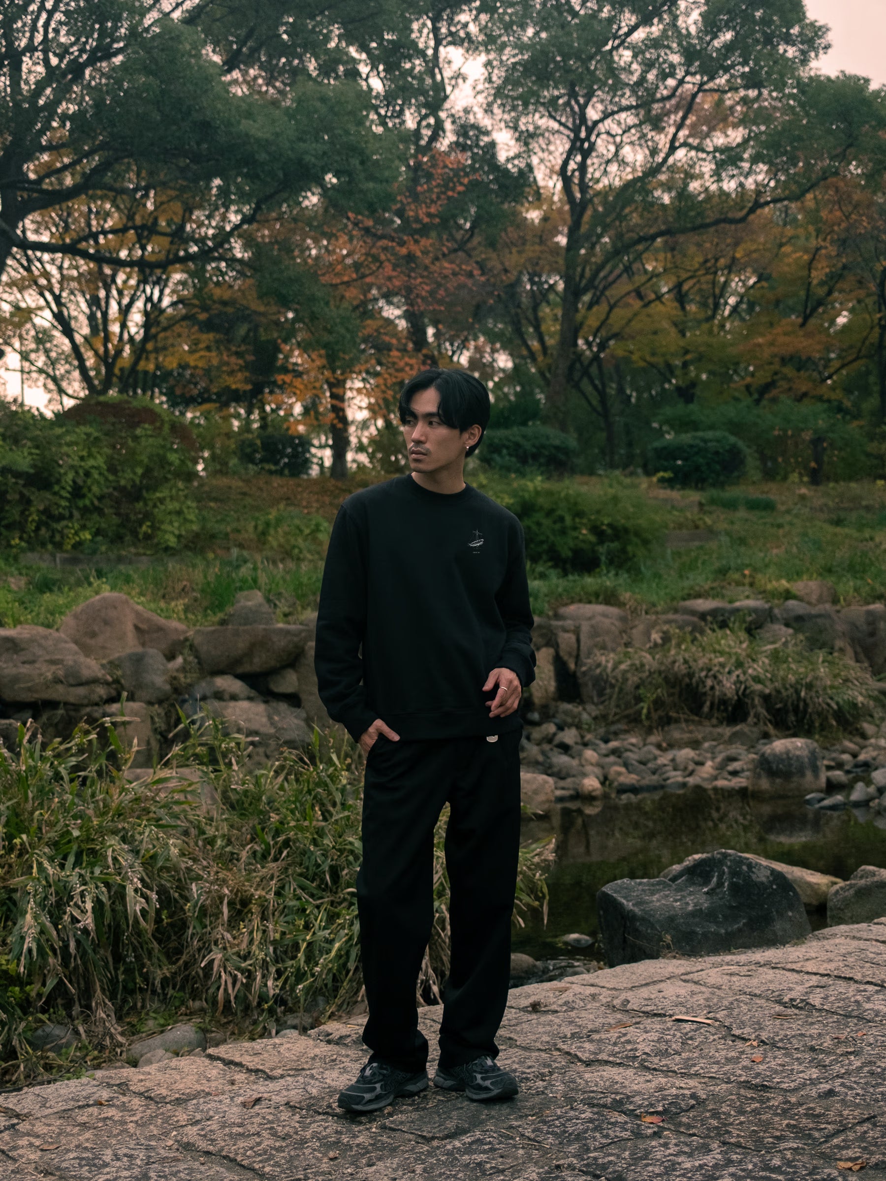 Vinland Box Crewneck - Black