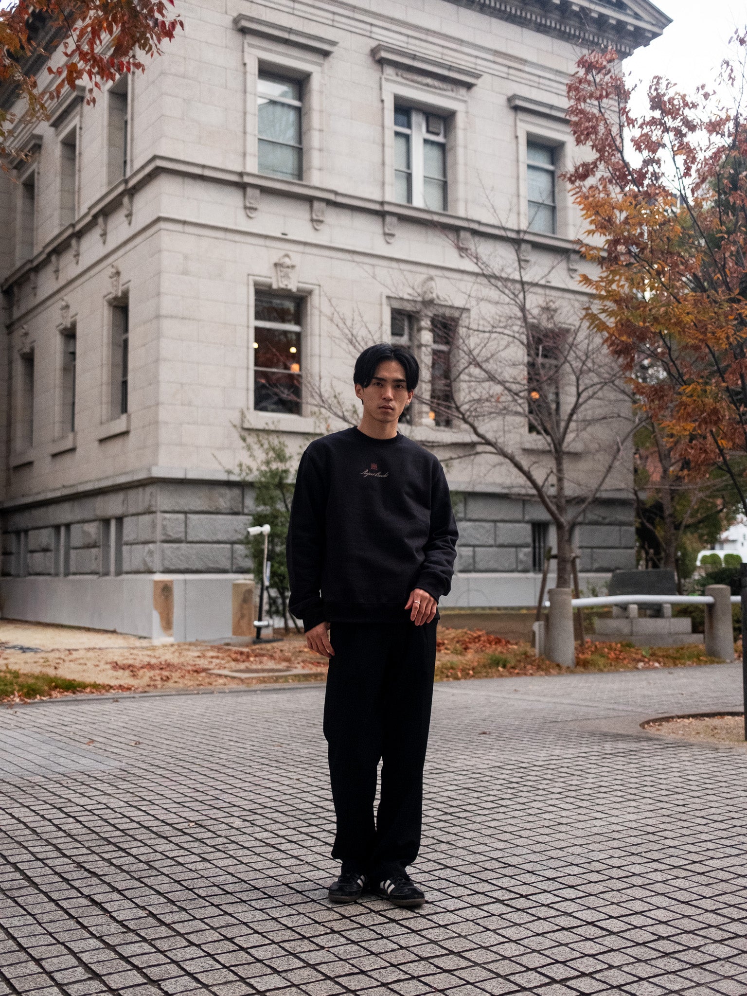 Belmont Hold Box Crewneck - Black