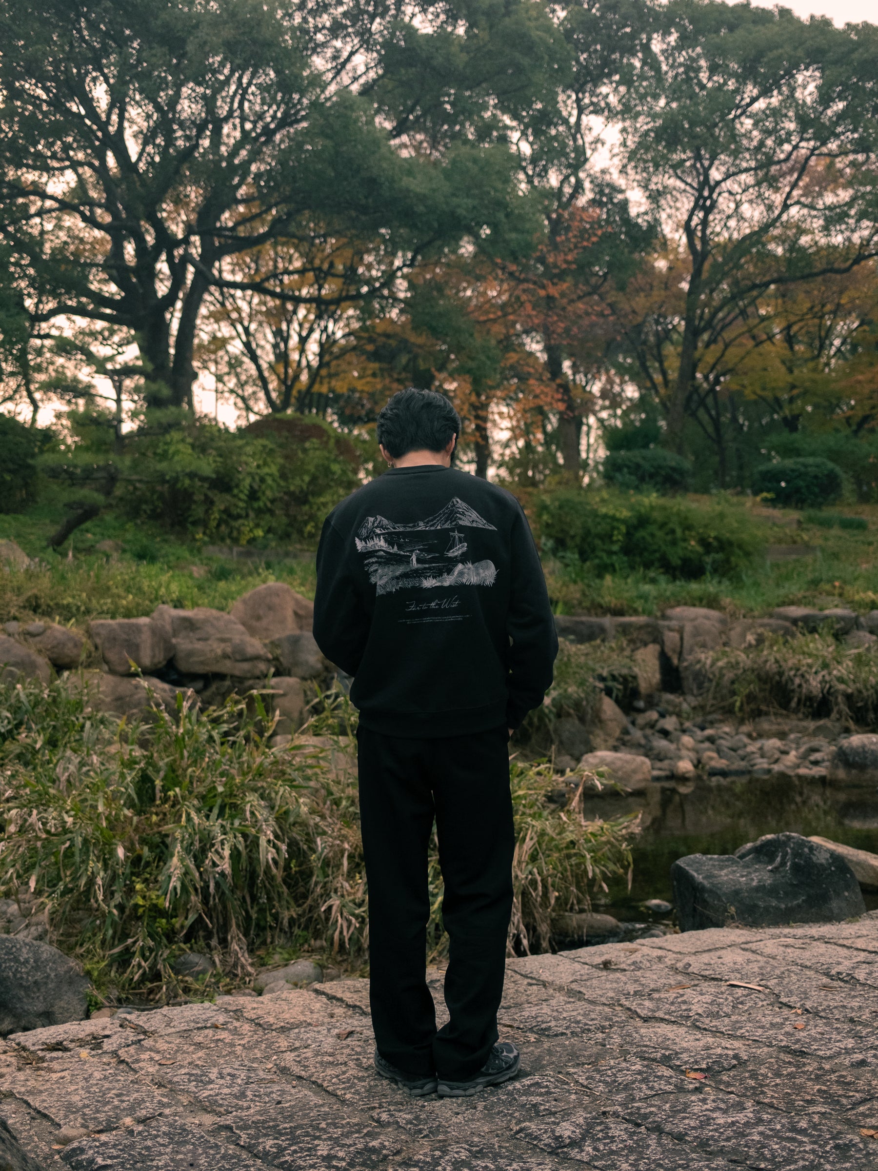 Vinland Box Crewneck - Black