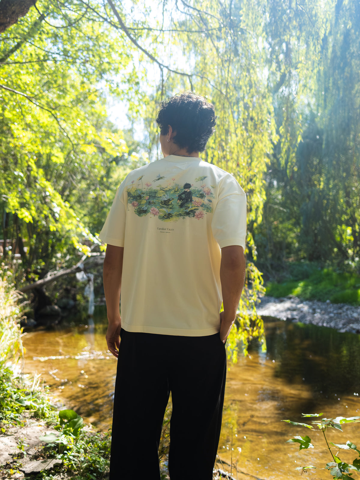 Familiars Tee - Natural