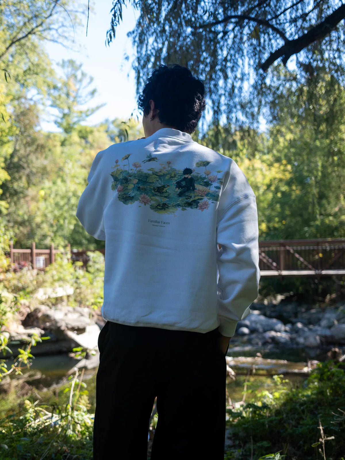 Familiars Crewneck - White