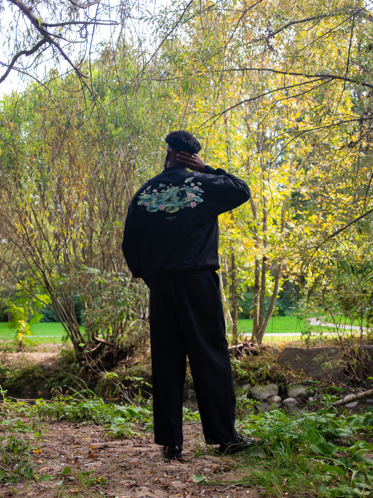 Familiars Crewneck - Black