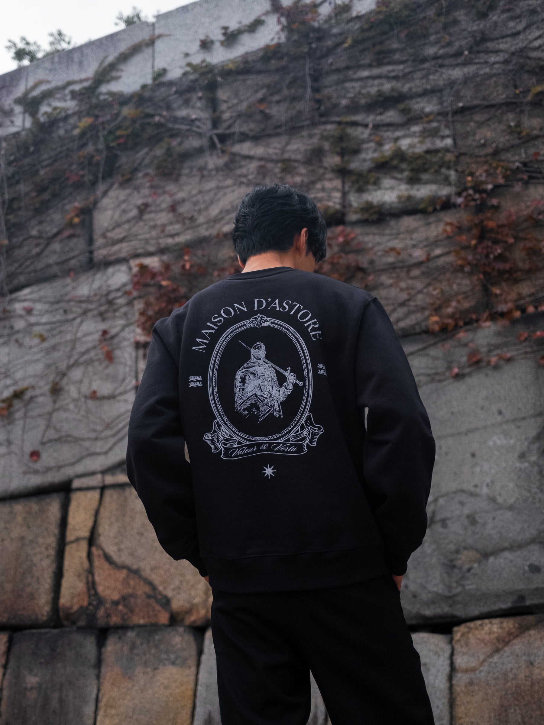 Valor Box Crewneck - Black