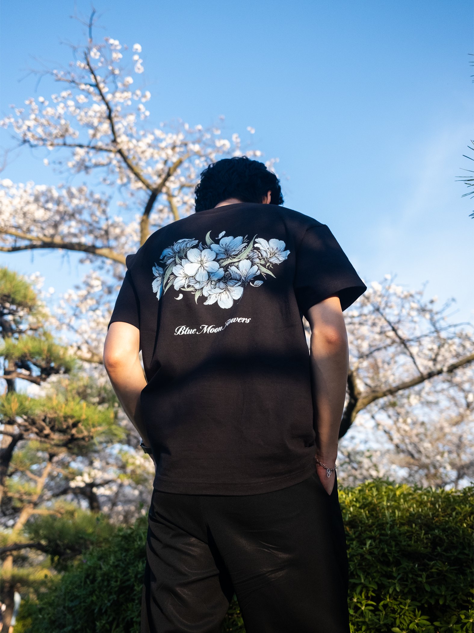 Blue Moon Flowers Box Tee - Black