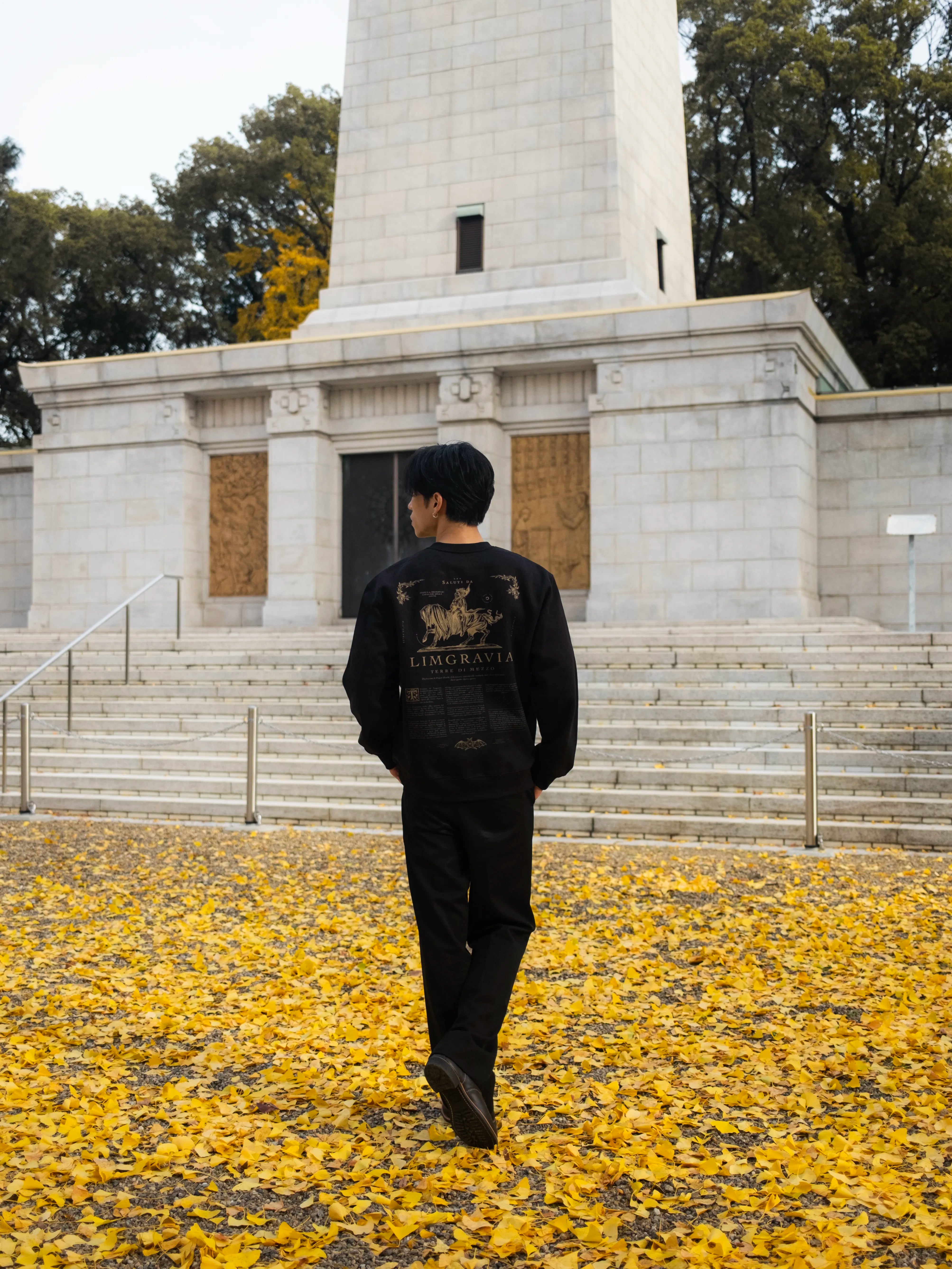 Cavalieri Box Crewneck - Black