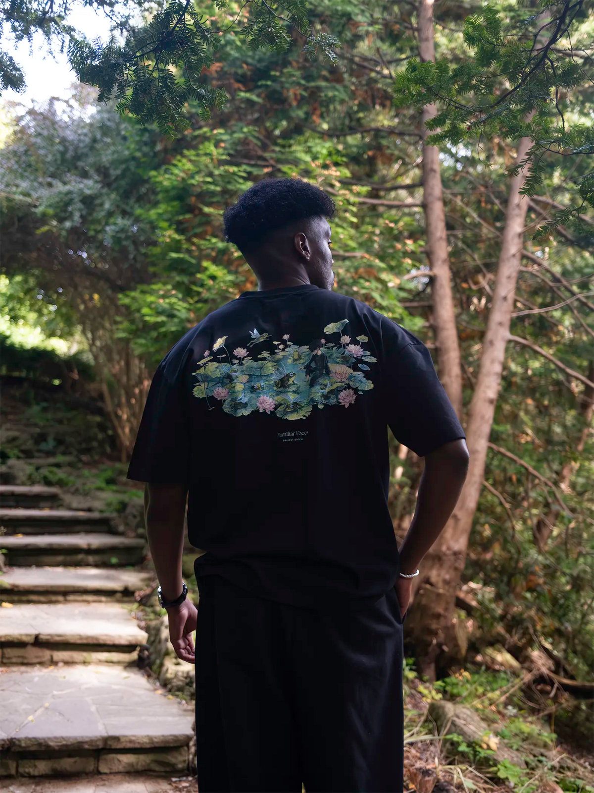 Familiars Tee - Black